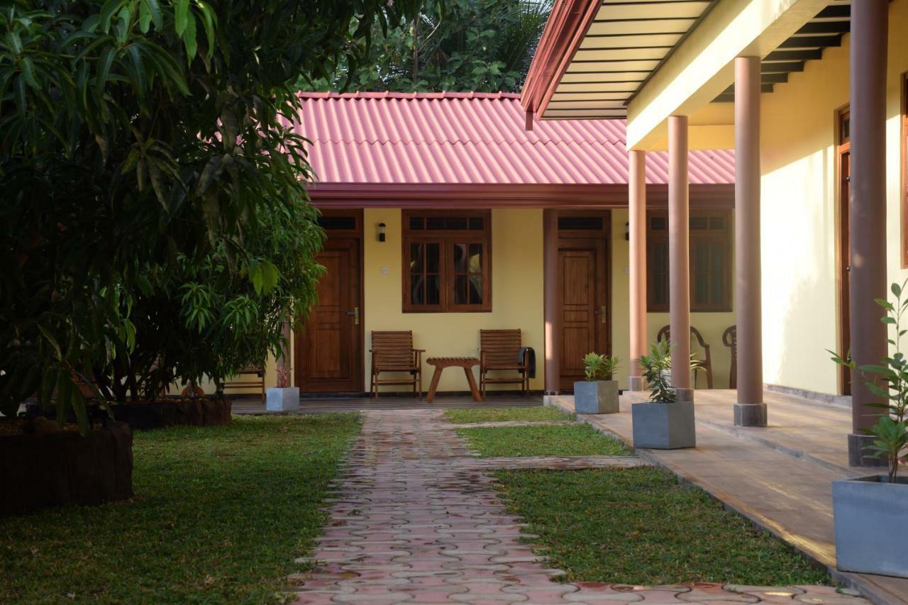 Gold Inn Dambulla Exterior photo