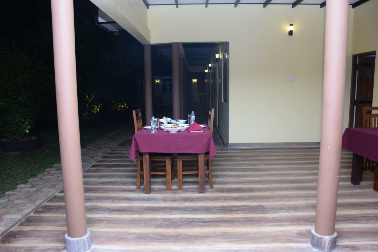 Gold Inn Dambulla Exterior photo